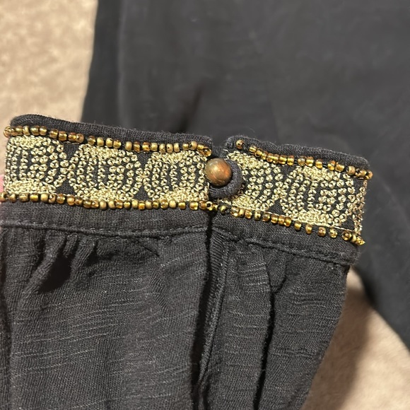 Lucky Brand V-Neck Top - Picture 10 of 11